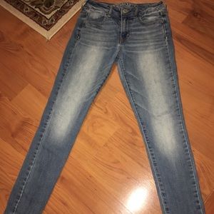 American Eagle High Waisted Jeans